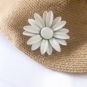 VINTAGE // 1960s Enamel White Flower Brooch